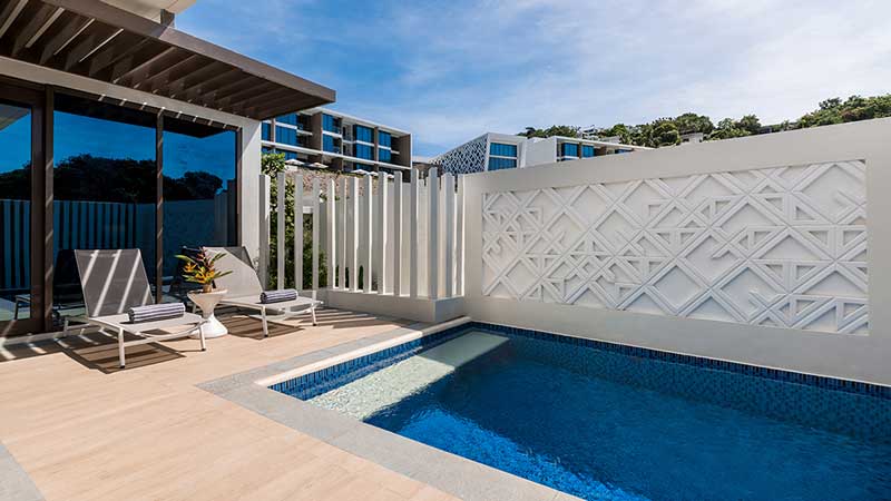 Crimson_Hotel_Boracay_B9_-Signature-Beachfront-Villa-_1-(1)