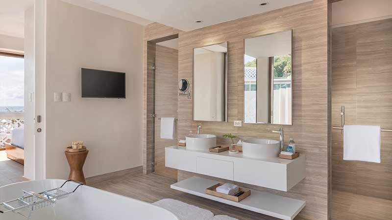 Crimson_Hotel_Boracay_B9_-Signature-Beachfront-Villa-_1-(3)