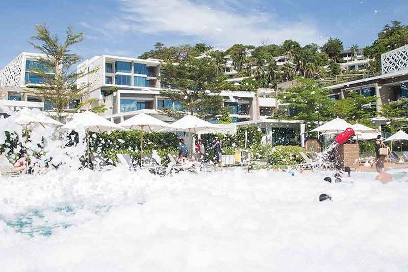 Crimson_Hotel_Boracay_D4_Foam_Party_1-(1)
