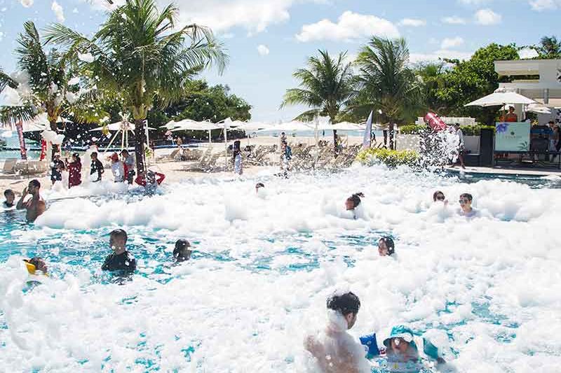 Crimson_Hotel_Boracay_D4_Foam_Party_1-(3)