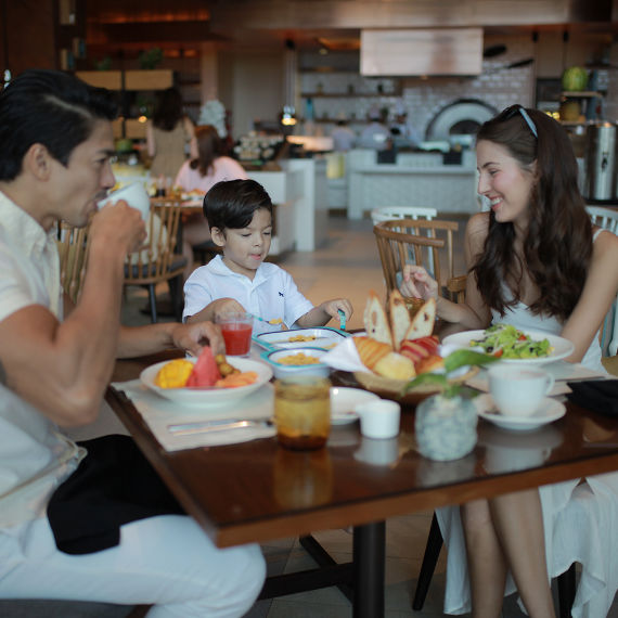 Crimson_Hotel_Boracay_C1_Safforn_Cafe_1 (2)