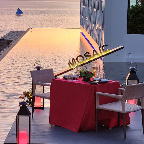 Crimson_Hotel_Boracay_C4_Romantic_Dinner_1 (5)